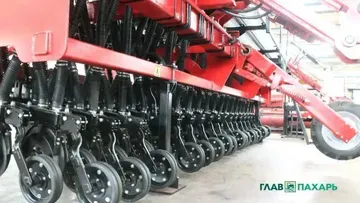 В январе-июле 2025 года заводы в РФ снова сократили выпуск тракторов и сеялок — Росстат